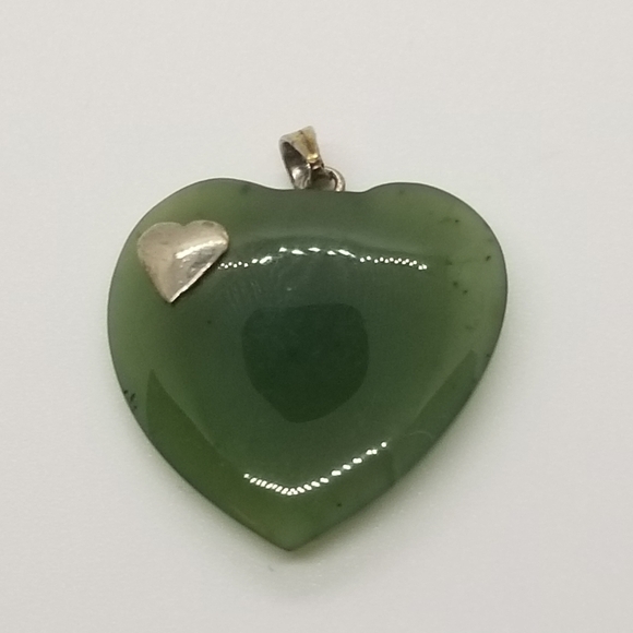 green stone heart pendant with small silver tone heart - Picture 1 of 3